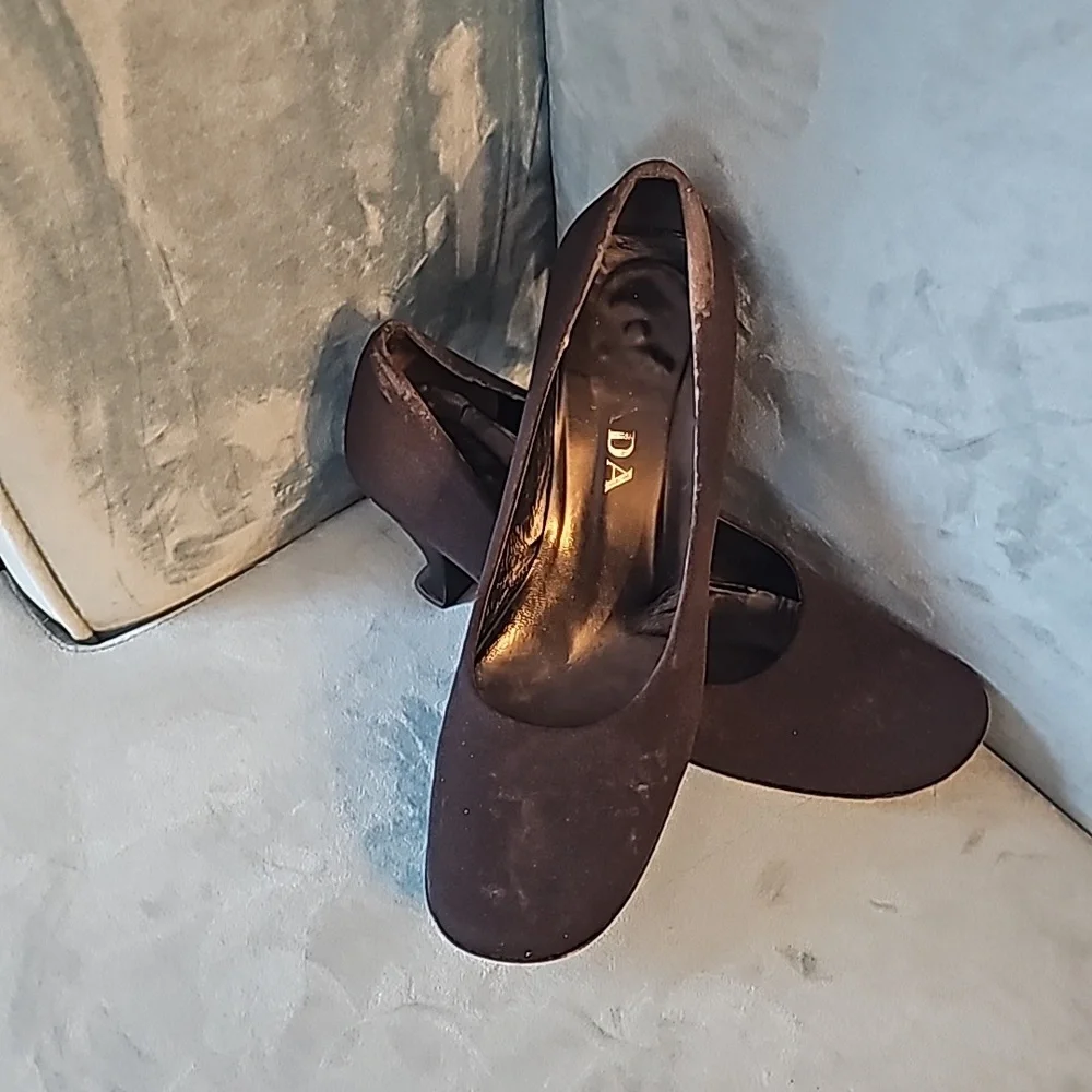 Authentic Vintage Prada Black Satin Architectural Funnel Heel Pumps 😍